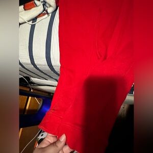 Kids Tommy sweats red like new size 8-10 M KIDS
